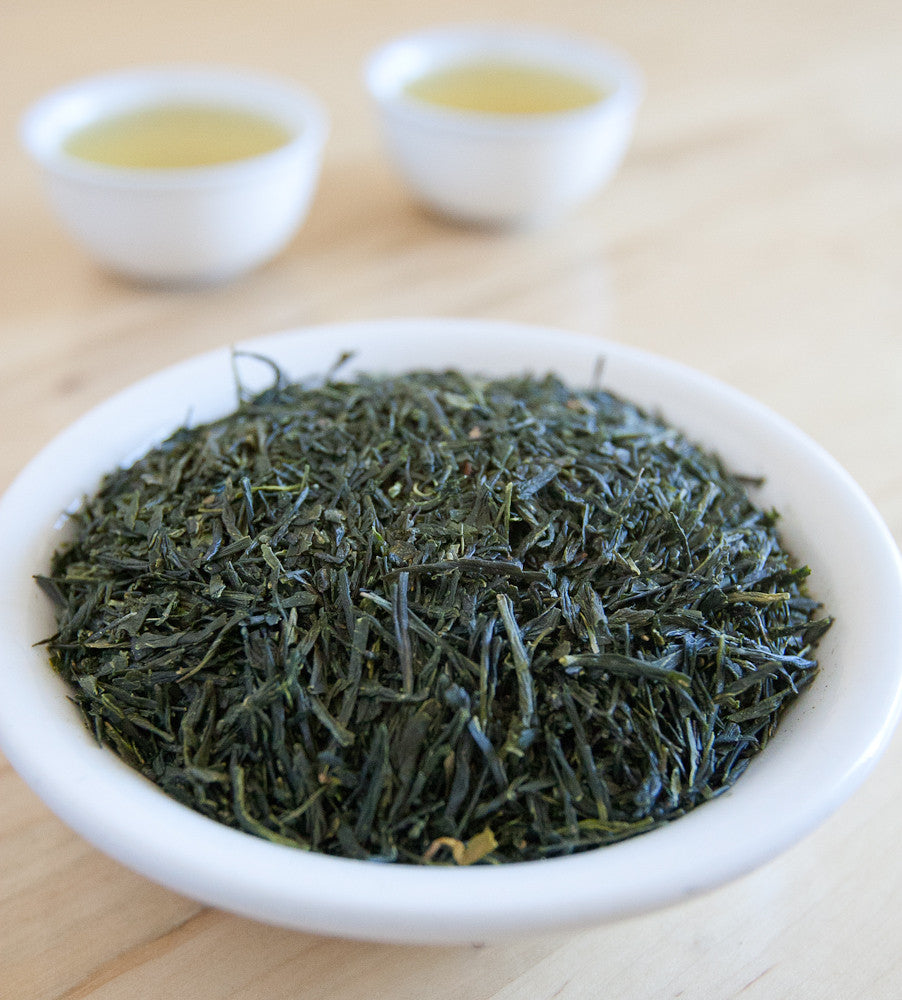 Organic Sencha, Japanese green tea, presents natural, earthy notes, with a fresh grassy aroma